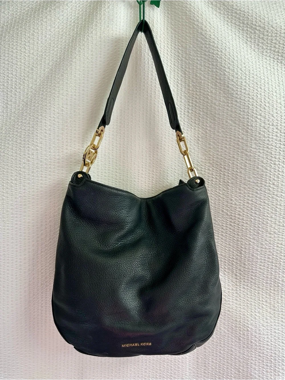 MICHAEL KORS Lillie Large Black Pebbled Leather Hobo Shoulder Bag Gold Chain
